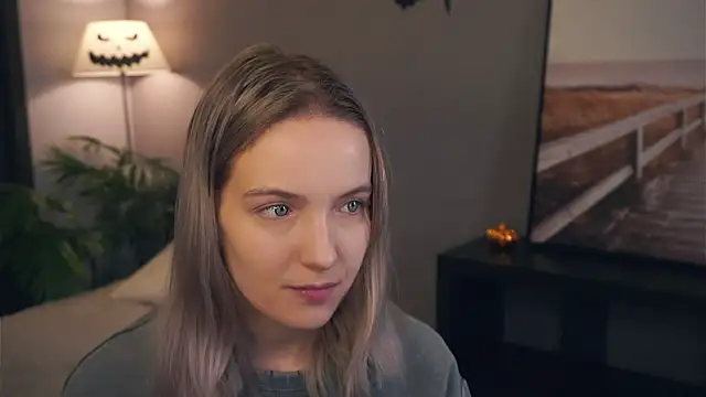 HongTomczak online show from 11/13/25, 07:18