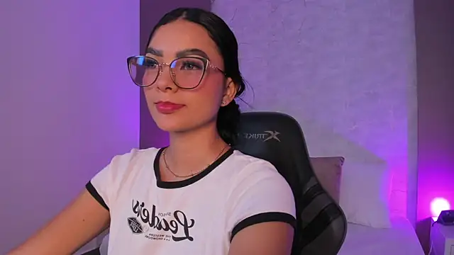 emily tolson online show from 03/30/26, 02:40