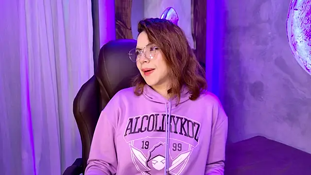 Celineblossom  online show from 10/10/25, 04:39