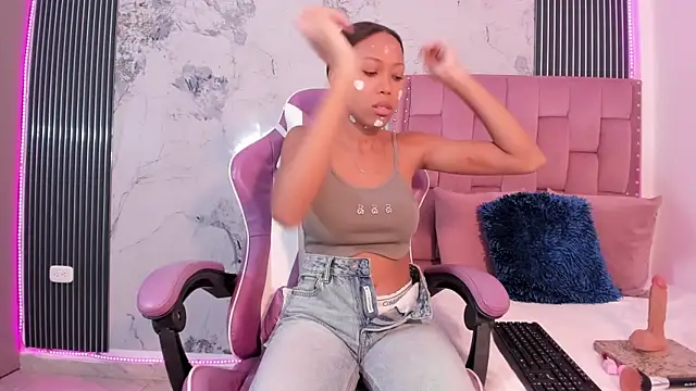 Mia Duarte1 online show from 11/26/25, 07:26