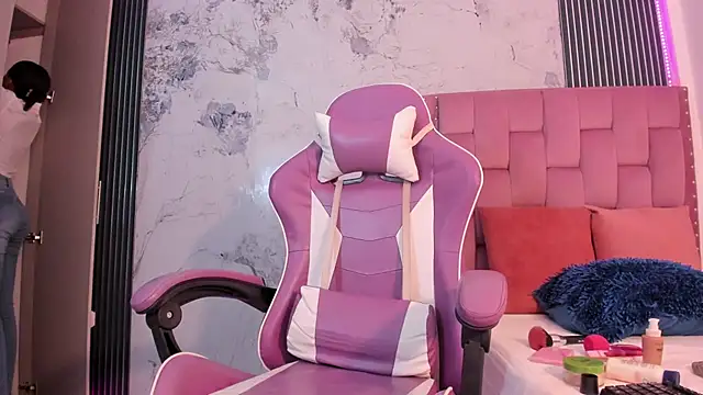 Mia Duarte1 online show from 11/28/25, 07:38