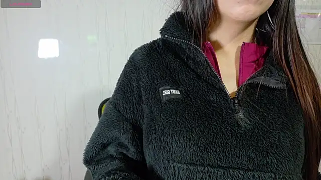 Sophi Thaylorr online show from 09/17/25, 01:13