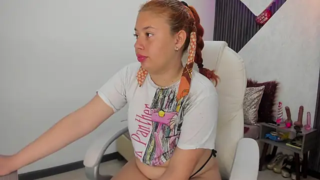 roxana santini online show from 11/15/25, 03:52