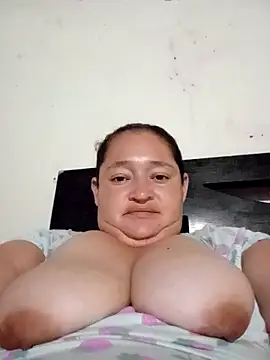 Snapshot of Sexyy-BBW chatting on 09/30/25, 07:13 Sexyy-BBW online show from 09/30/25, 07:13