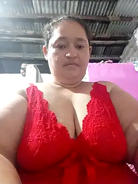 Snapshot of Sexyy-BBW chatting on 10/16/25, 06:25 Sexyy-BBW online show from 10/16/25, 06:25