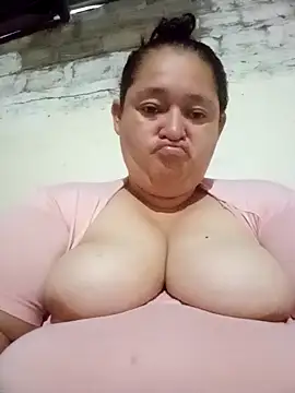 Snapshot of Sexyy-BBW chatting on 10/21/25, 11:55 Sexyy-BBW online show from 10/21/25, 11:55