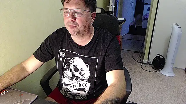 blueandwhite1 online show from 11/07/25, 04:18