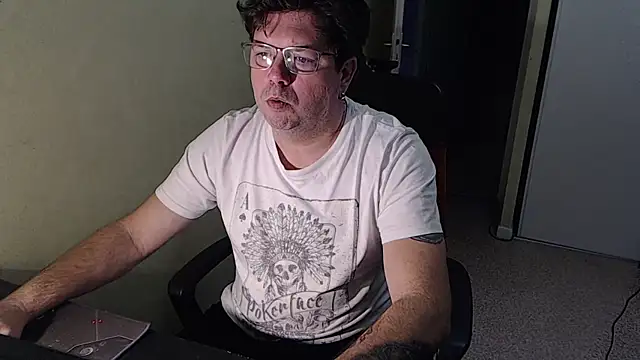 blueandwhite1 online show from 12/21/25, 08:10