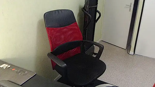 blueandwhite1 online show from 02/07/26, 08:18