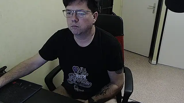 blueandwhite1 online show from 02/10/26, 03:27