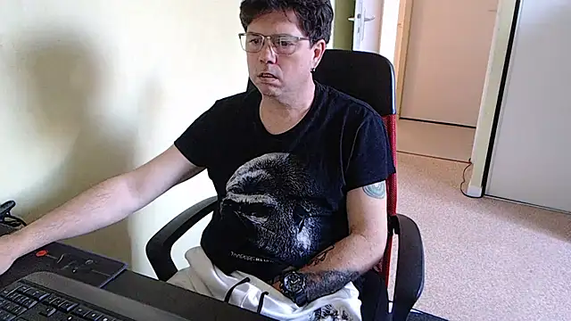 blueandwhite1 online show from 03/09/26, 04:44