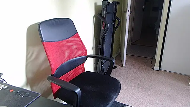 blueandwhite1 online show from 03/31/26, 02:28