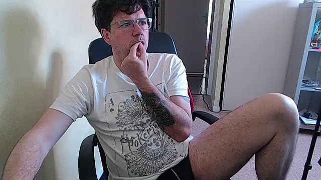 blueandwhite1 online show from 04/14/26, 07:03