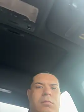 YadielPublic online show from 10/17/25, 08:00