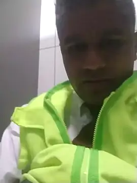 Snapshot of danigarci2307 chatting on 09/23/25, 02:25 danigarci2307 online show from 09/23/25, 02:25