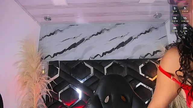 Zoe-Johnson  online show from 12/19/25, 09:33