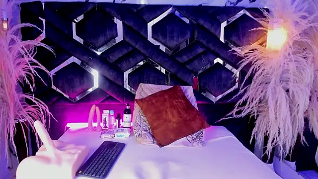 Zoe-Johnson  online show from 01/10/26, 09:30