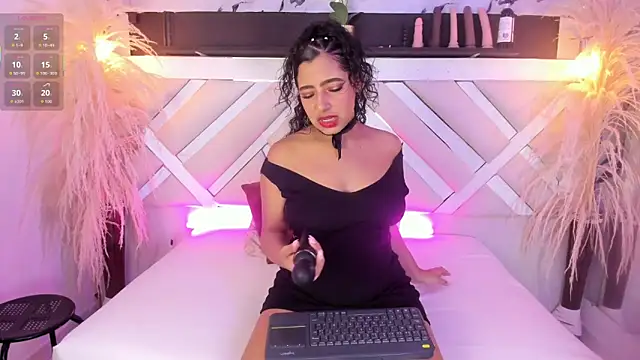 Zoe-Johnson  online show from 04/16/26, 10:01