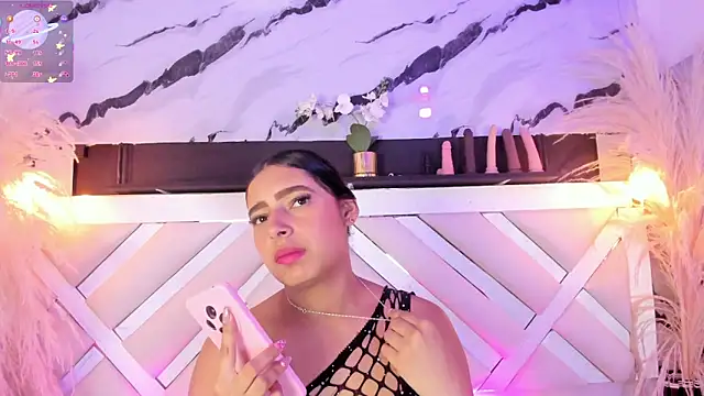 Zoe-Johnson  online show from 05/17/26, 09:44