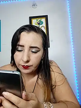 isabella lovem online show from 11/13/25, 07:46