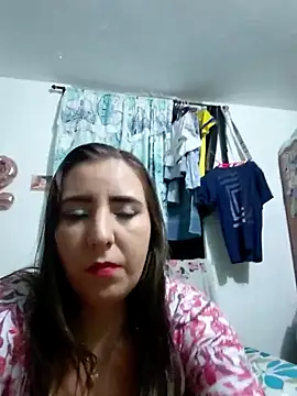 Snapshot of isabella_lovem chatting on 07/12/26, 12:12 isabella lovem online show from 07/12/26, 12:12