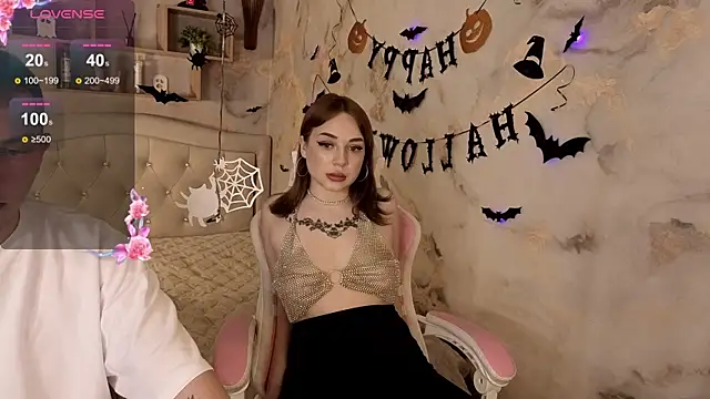 Crystal-Nuts online show from 10/21/25, 07:03