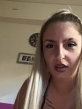 Snapshot of Sexy_Bulgarian_woman chatting on 09/22/25, 07:43 Sexy Bulgarian woman online show from 09/22/25, 07:43