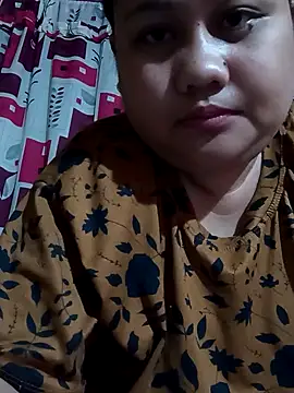 Snapshot of Weng_31 chatting on 12/18/25, 09:48 Weng 31 online show from 12/18/25, 09:48