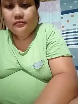 Snapshot of Weng_31 chatting on 02/07/26, 12:14 Weng 31 online show from 02/07/26, 12:14