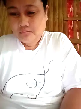 Snapshot of Weng_31 chatting on 05/22/26, 11:32 Weng 31 online show from 05/22/26, 11:32
