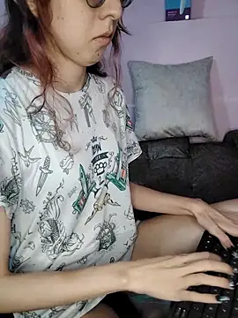 AnnieSparkle online show from 10/18/25, 03:42