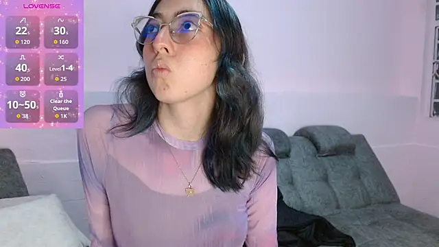 AnnieSparkle online show from 10/31/25, 02:12