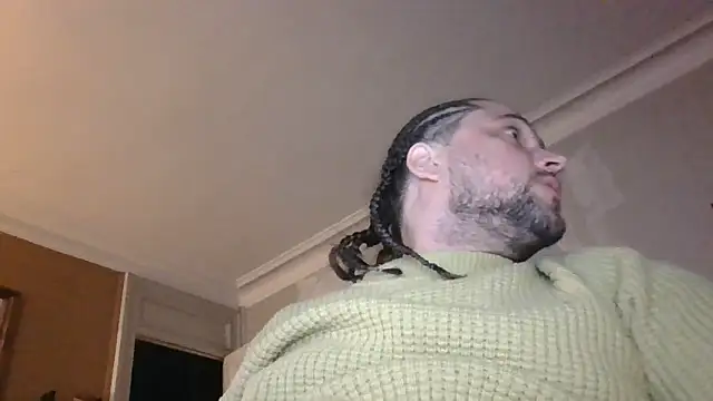 Snapshot of Titilouonlyf69 chatting on 10/18/25, 01:19 Titilouonlyf69 online show from 10/18/25, 01:19