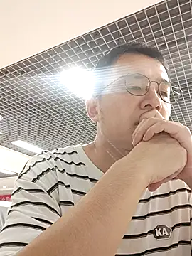 Snapshot of nnnnnan9527 chatting on 09/11/25, 03:06 nnnnnan9527 online show from 09/11/25, 03:06