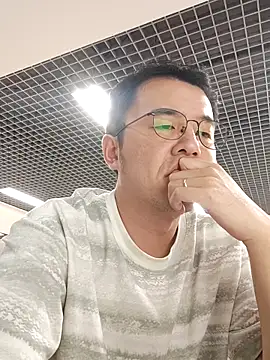 Snapshot of nnnnnan9527 chatting on 09/30/25, 07:02 nnnnnan9527 online show from 09/30/25, 07:02