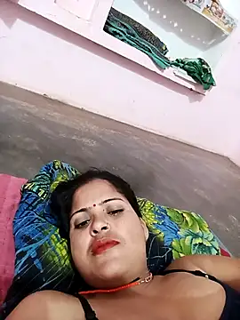 Snapshot of Sexi_savitri chatting on 09/23/25, 04:21 Sexi savitri online show from 09/23/25, 04:21