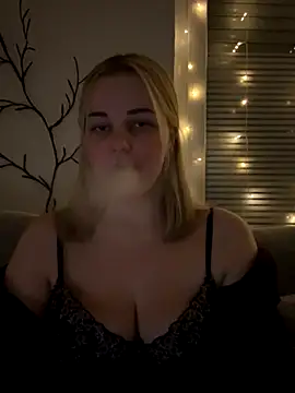 ItsLxsa online show from 11/29/25, 11:30