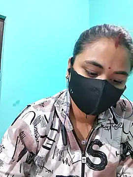 Snapshot of DivyaBhabhi69@xh chatting on 05/18/26, 03:51 DivyaBhabhi69xh online show from 05/18/26, 03:51