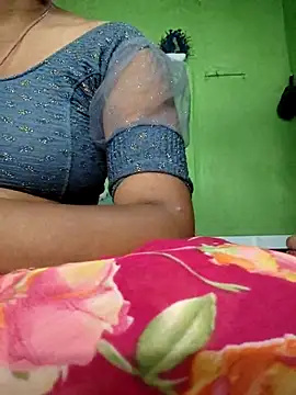 Snapshot of Hot_pooja55 chatting on 09/25/25, 12:36 Hot pooja55 online show from 09/25/25, 12:36