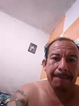 Snapshot of Hasam1285 chatting on 11/17/25, 04:51 Hasam1285 online show from 11/17/25, 04:51