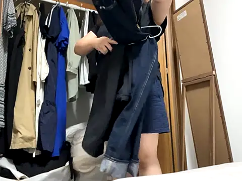 Snapshot of shimera-nohime25 chatting on 09/16/25, 11:11 shimera-nohime25 online show from 09/16/25, 11:11