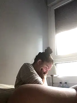 prettylittlefooxy online show from 11/16/25, 04:01