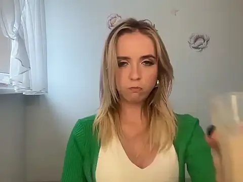 ClaudiaAmore online show from 09/25/25, 02:21