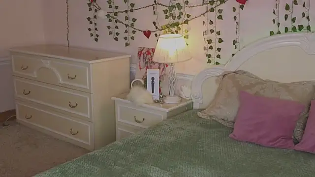 Sonia Meow online show from 09/15/25, 06:02