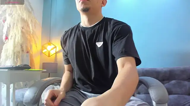 Eross Santy online show from 10/28/25, 03:36