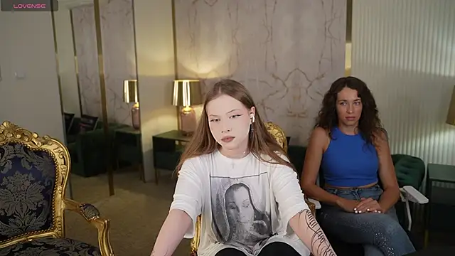 Snapshot of Ella_054 chatting on 09/19/25, 02:29 Ella 054 online show from 09/19/25, 02:29