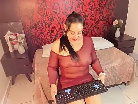 LucianaBlackwell online show from 10/02/25, 01:40