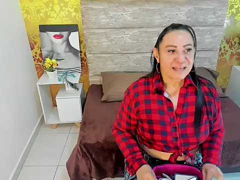 LucianaBlackwell online show from 10/16/25, 03:02