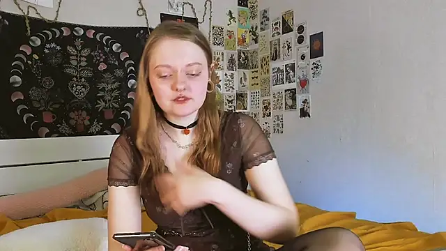 WonderConnie1 online show from 09/27/25, 11:48