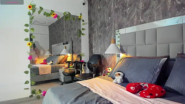 yiyisandoval online show from 04/07/26, 09:37